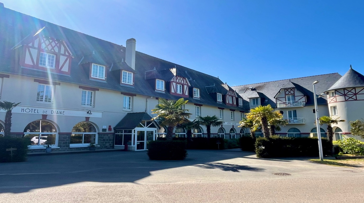 histoire-villas-sables-dor-GITES PANSART.png